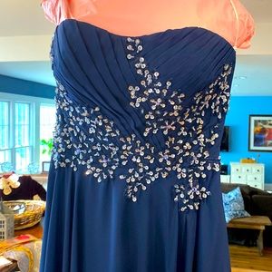 Evening gown. , Prom Gown, Formal Wedding, Mother of the bride/groom.